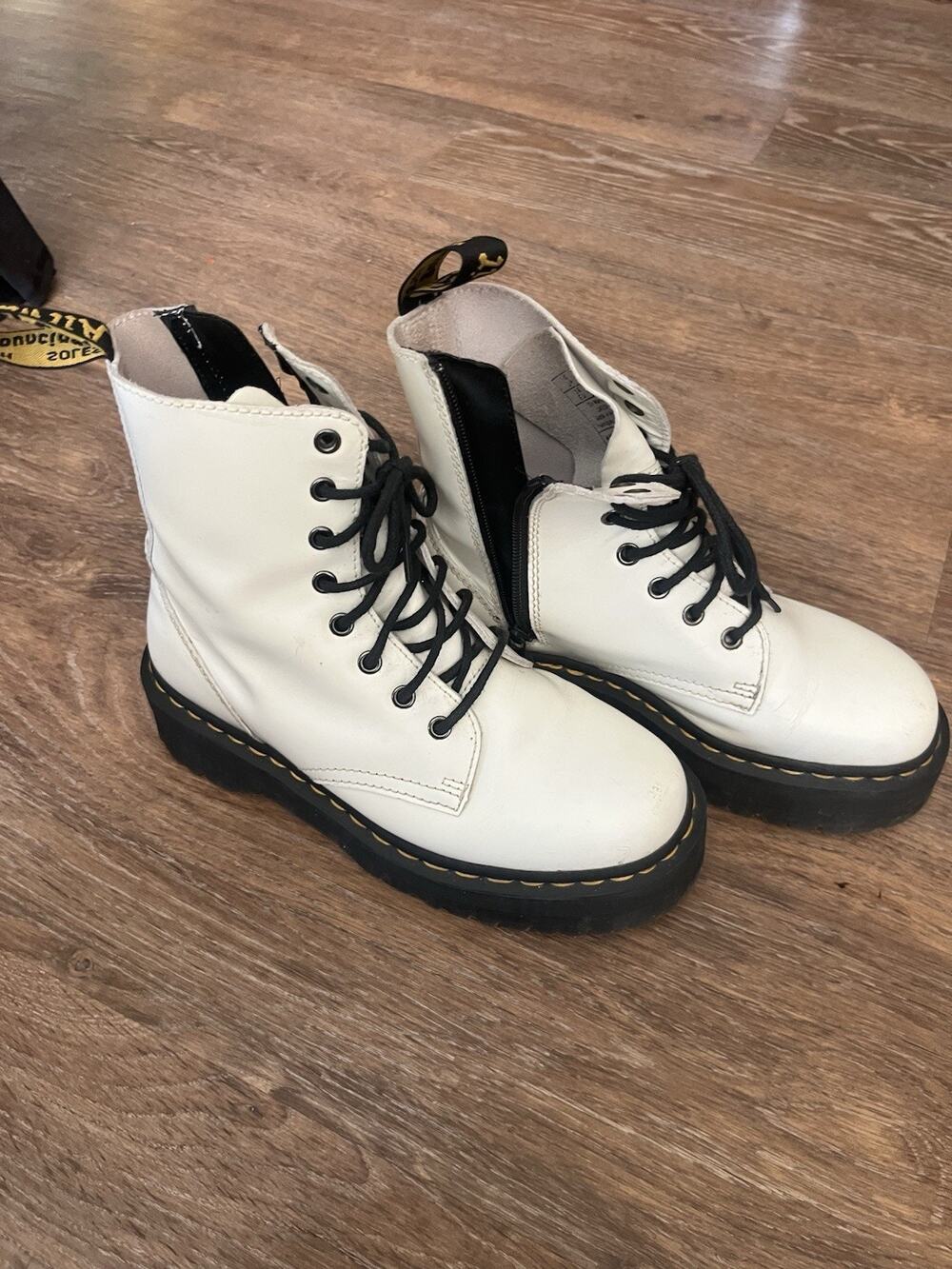 Dr. Martens Jadon White Leather Platform Combat Boots Women’s Size 7 Excellent